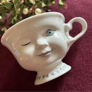 BAILEYS • Limited Edition Classic Winking Girl Cup